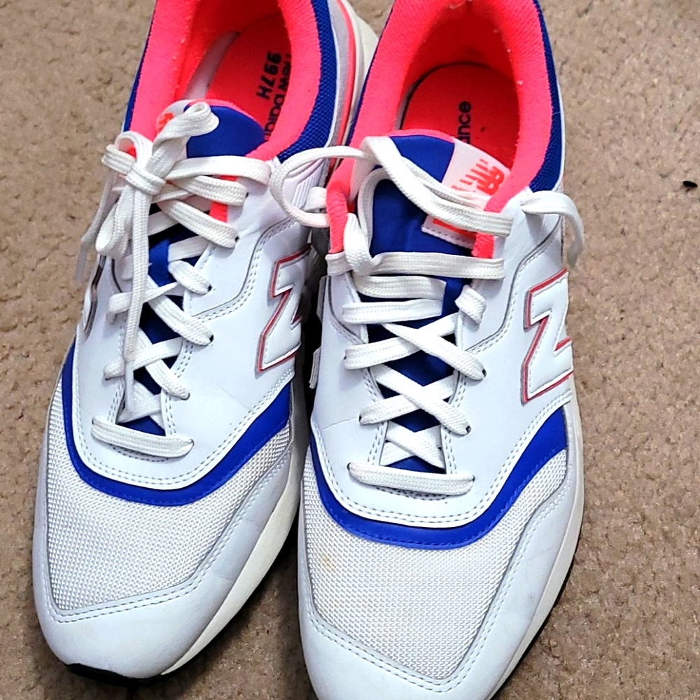 997H Lace Up Sneakers